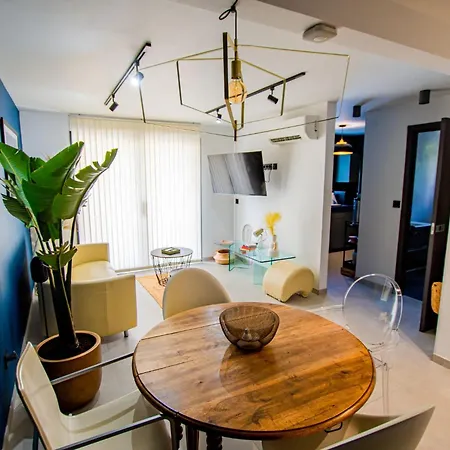 Apartment De Caractere Avec Jacuzzi *